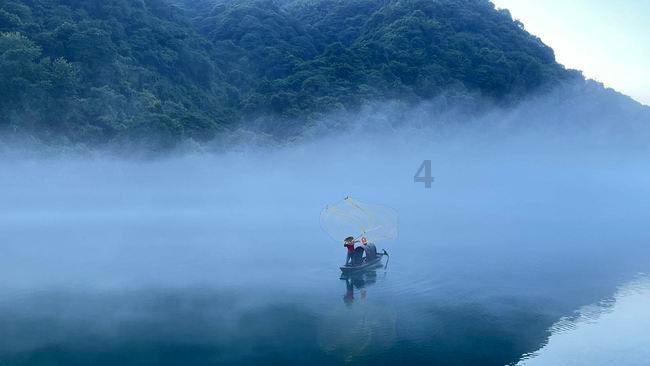 石家庄市裕华区智汇城社区：非遗剪纸迎龙年，刀刃指尖薪火传